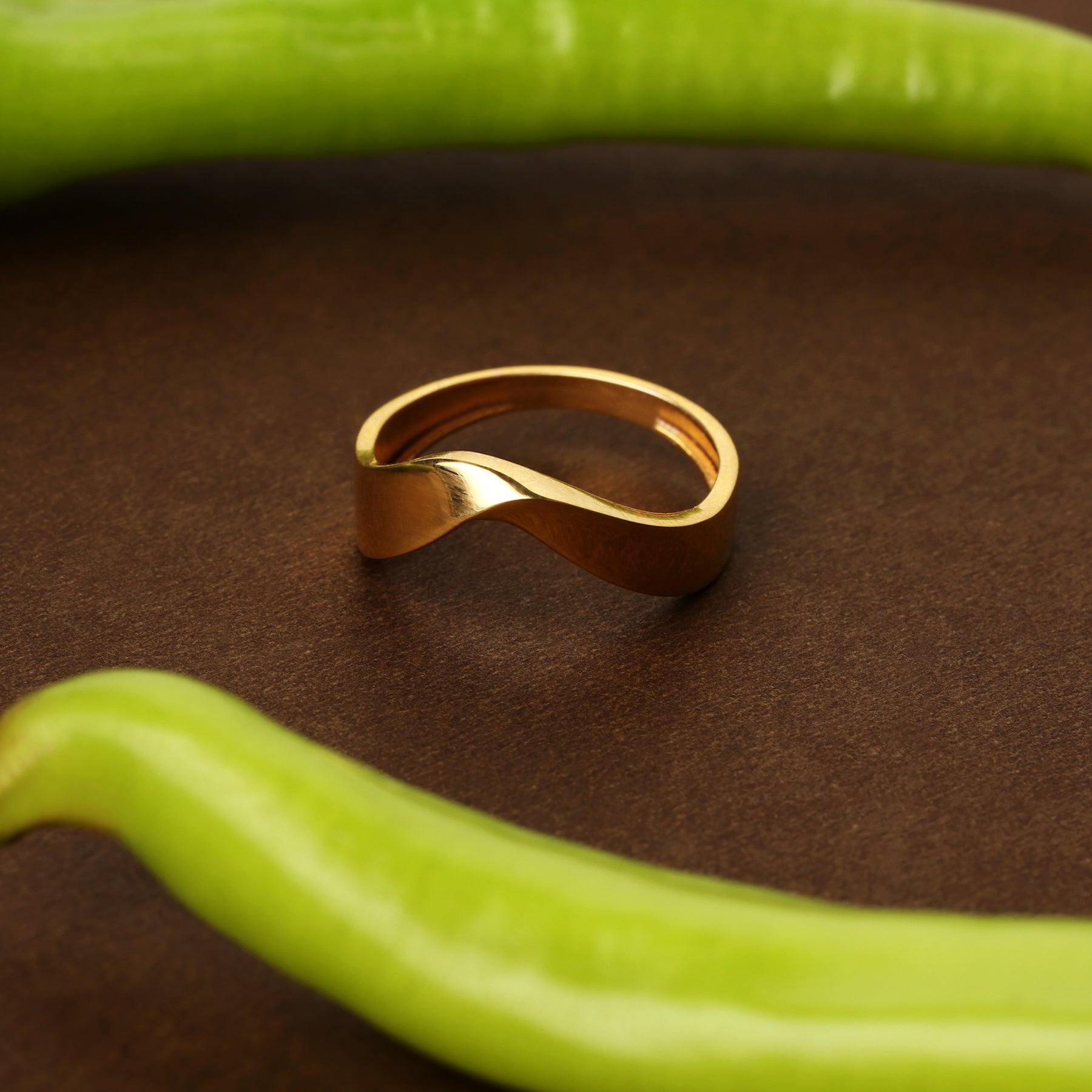 9K gold Kael ring bold lightweight daily wear for women India | Nayore